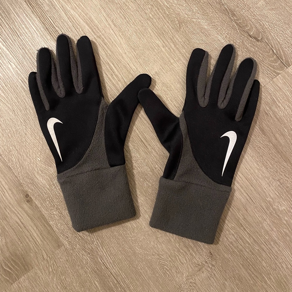 Nike gloves